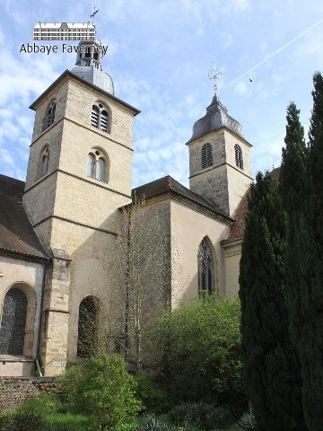 Basiliek vanuit de binnentuin | © AbbayeFaverney.com 04-2016